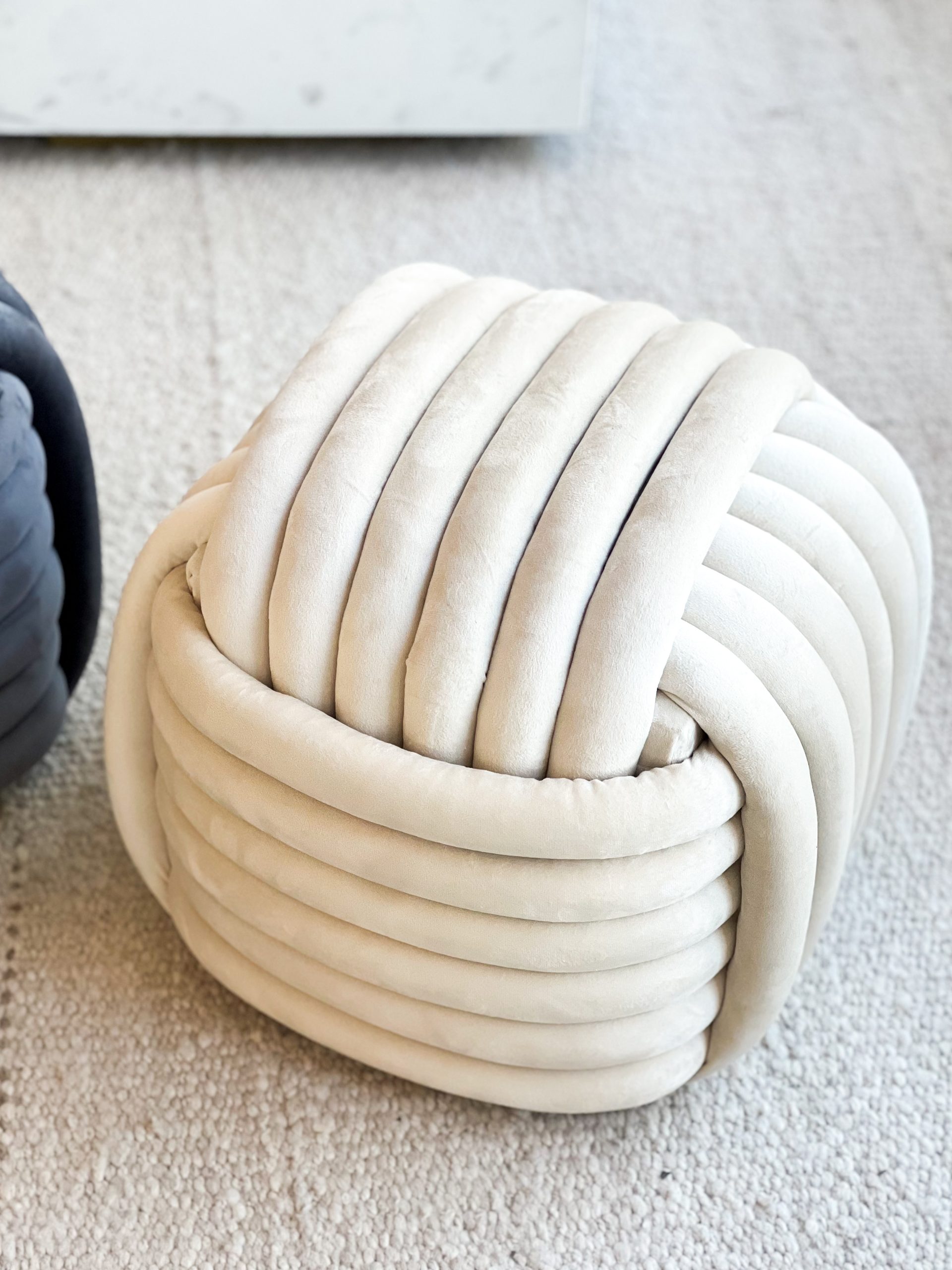 Puff trenzado blanco 1